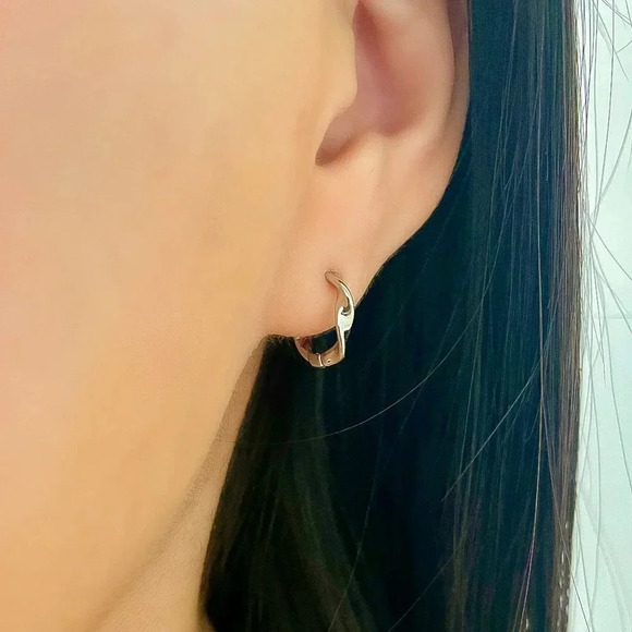 925 Sterling Silver Dainty Twist Huggie Earrings Tiny Hoops Small Hoop Huggies - Picture 2 of 6